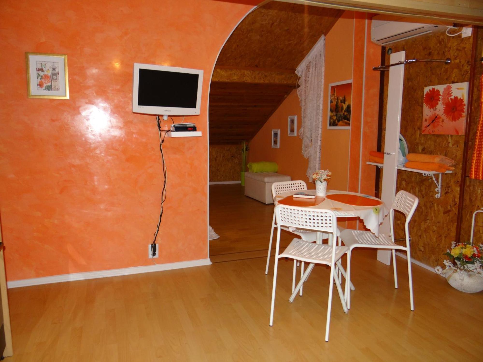 Apartment Orange Flower *