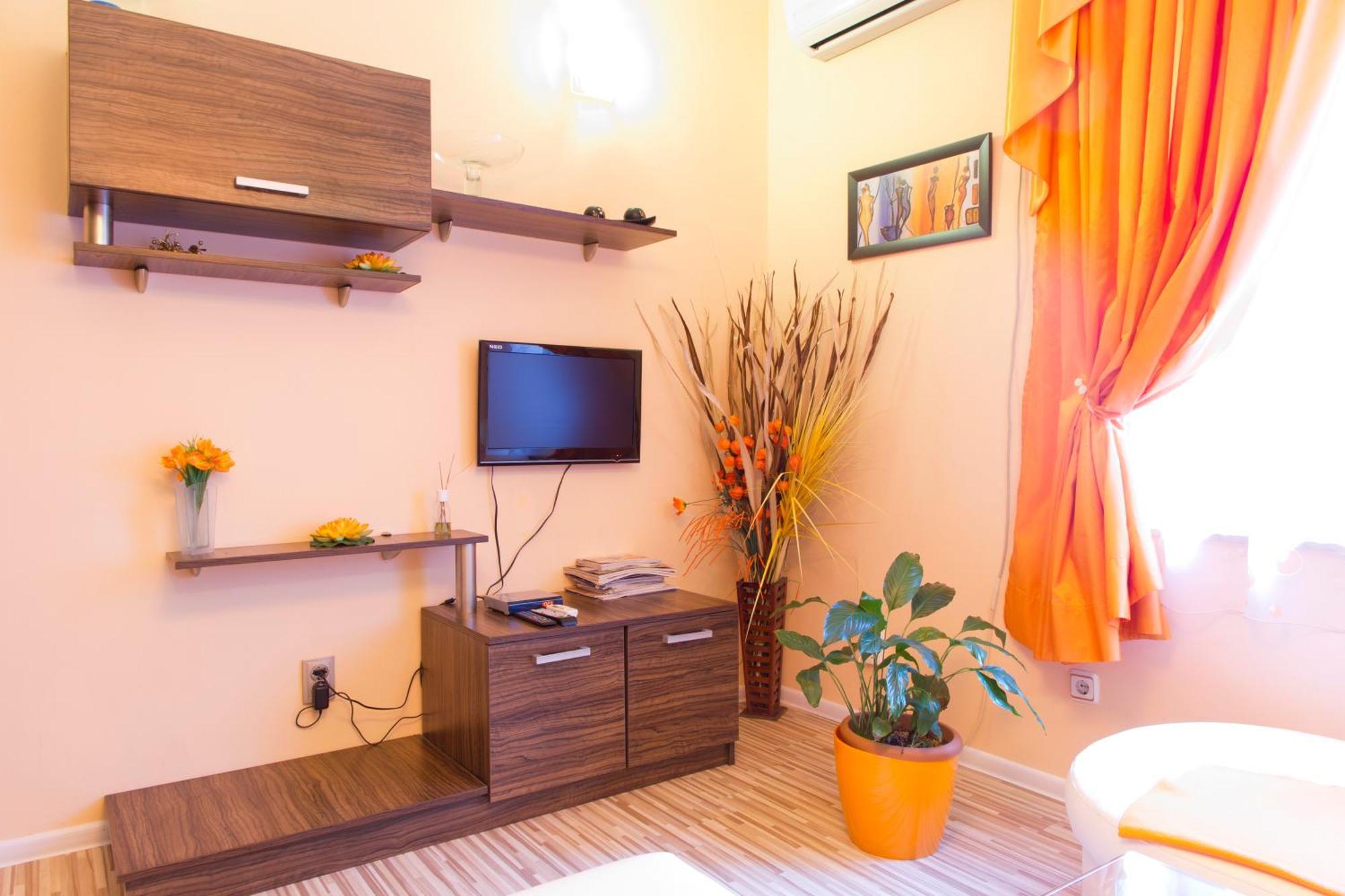 Apartment Orange Flower Sofia