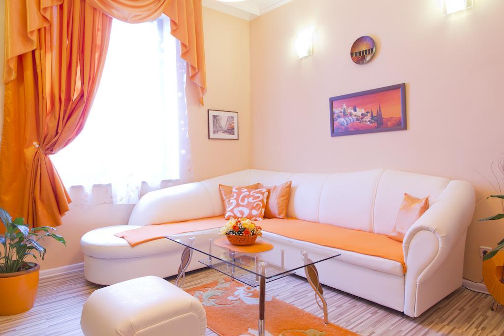 Apartment Orange Flower Sofia