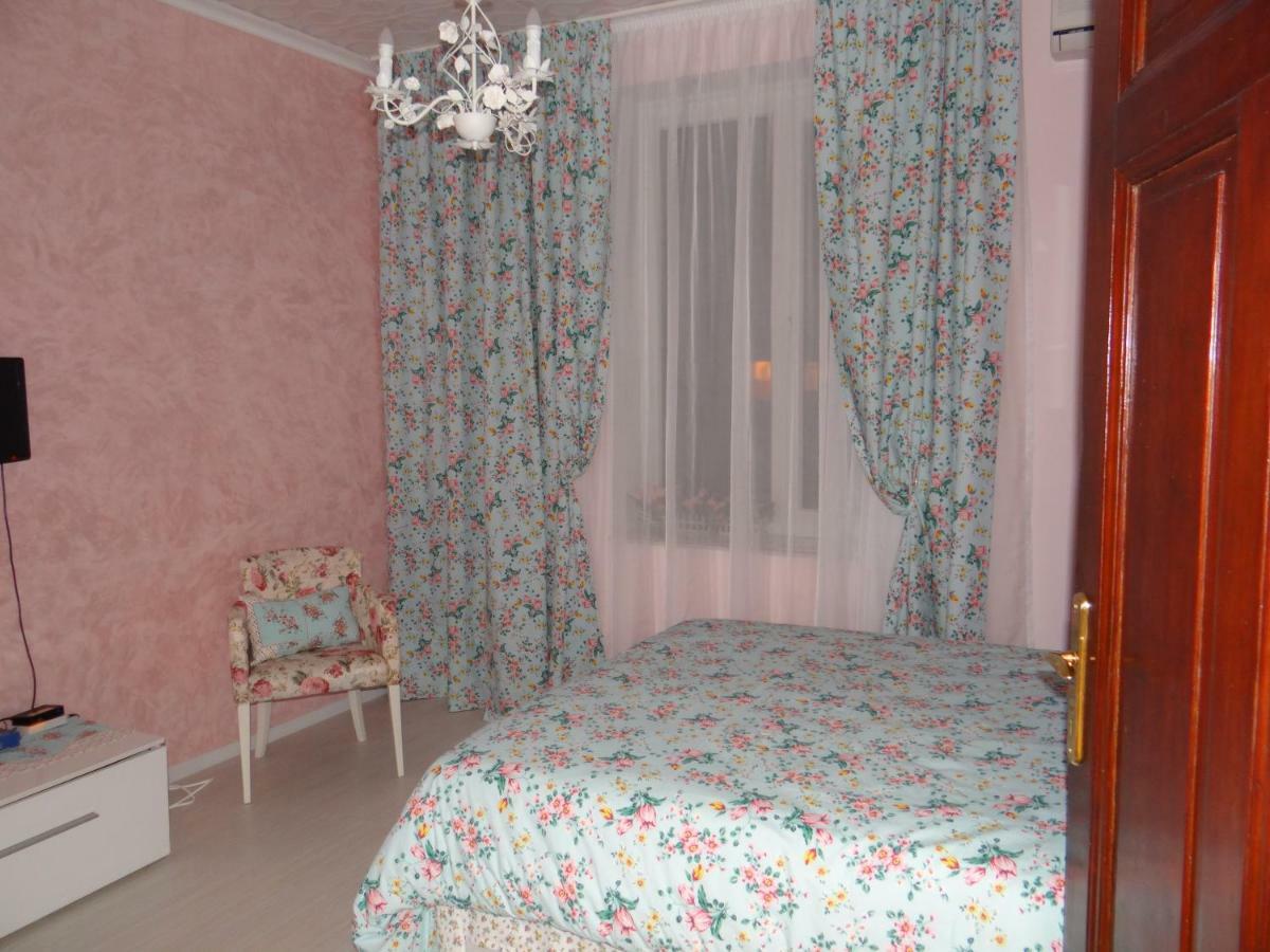 Orange Flower Apartment